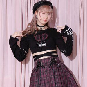 Noemie Black and Red Heart Spindle Heart Cropped Long-Sleeve T-Shirt